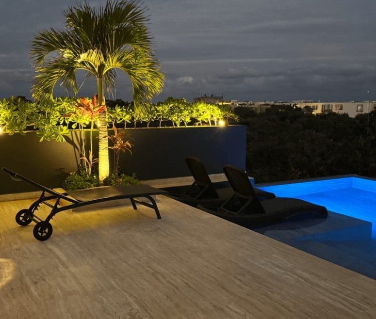 Nido Maya rooftop pool, La Veleta Tulum