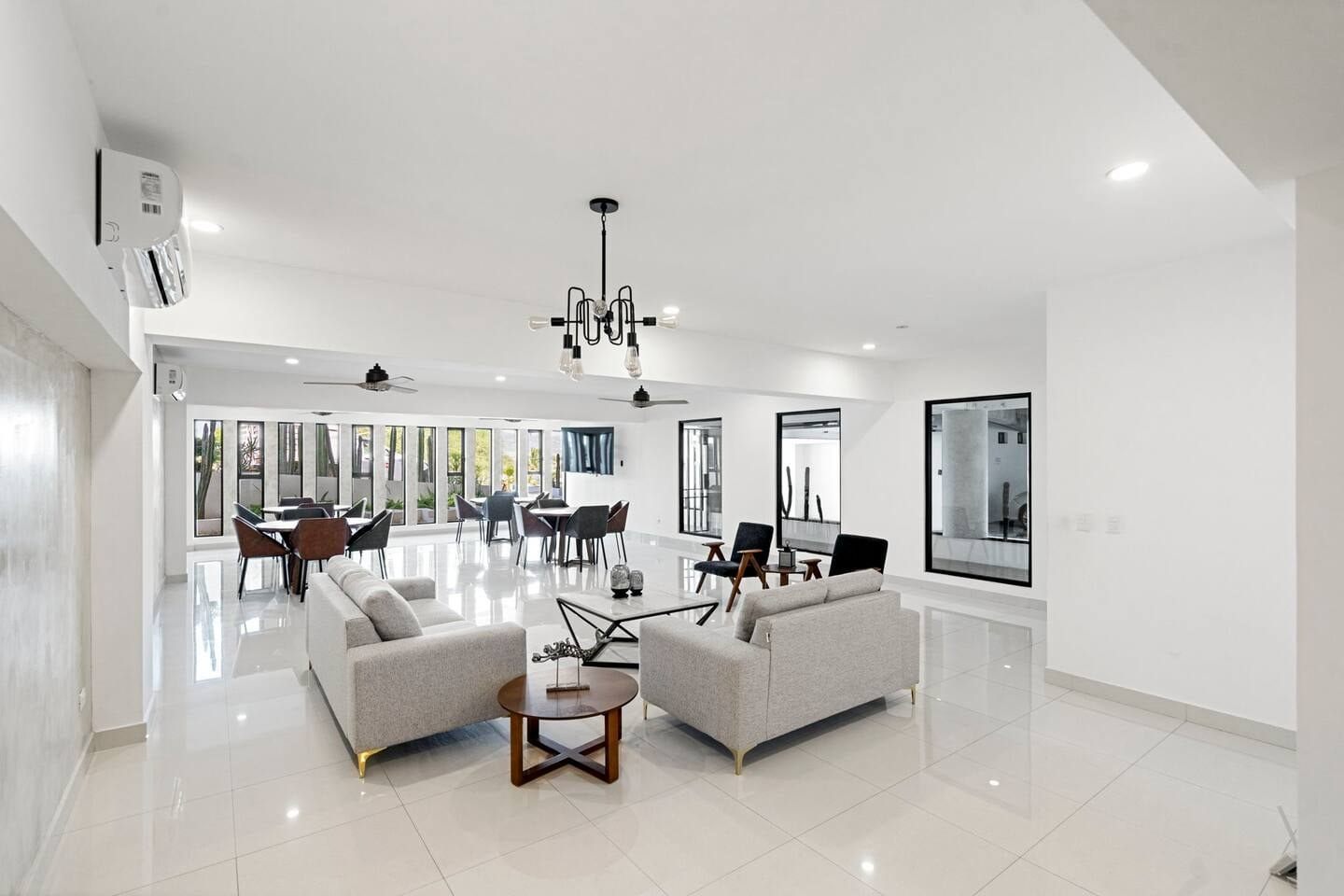 Lounge and meeting space at Pedregal Towers